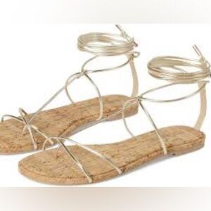 NWT Steve Madden Myrtle Sandal Gold size 8.5 Revolver